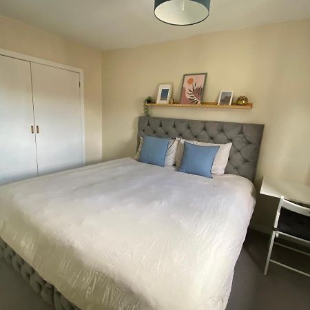 Cozy Bedroom In Shared Accommodation With Free Parking Edinburgh Exterior foto