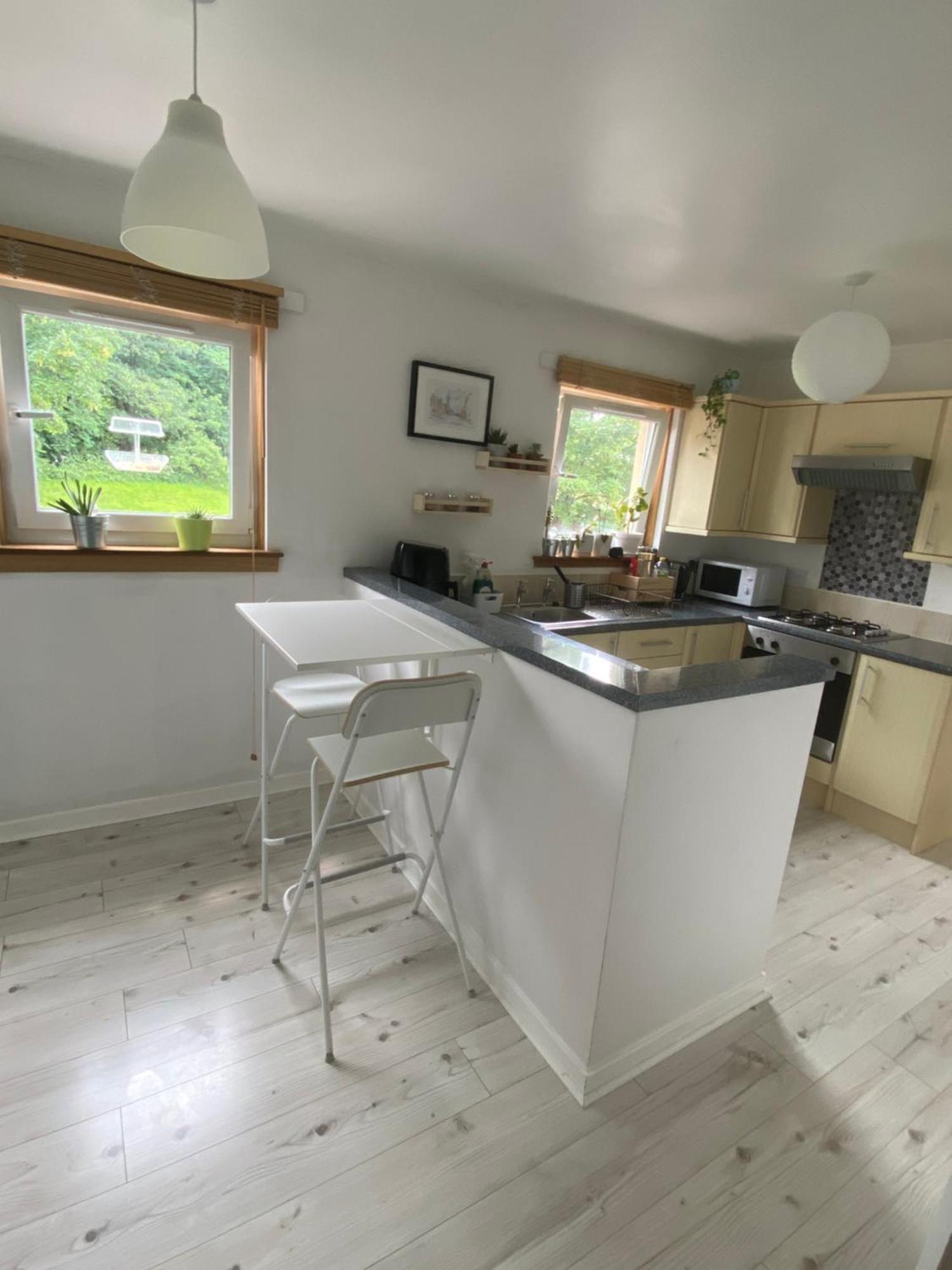 Cozy Bedroom In Shared Accommodation With Free Parking Edinburgh Exterior foto